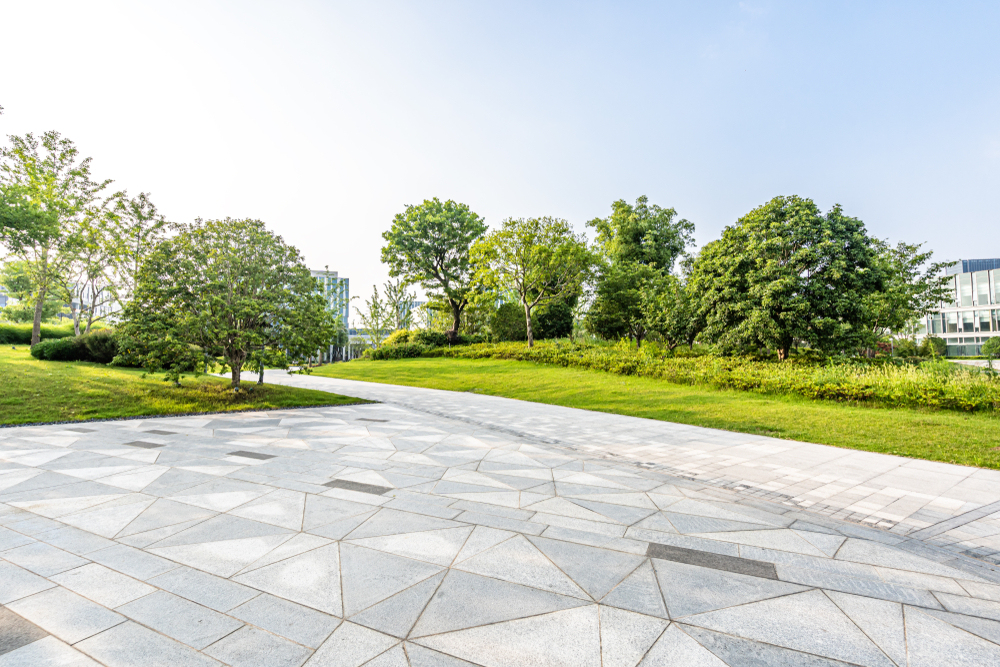 花と緑が溢れる庭園