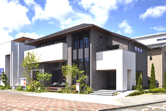 CENTURY Primore 蔵のある家